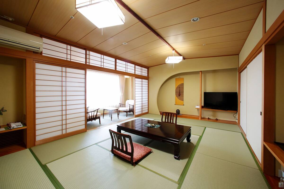 Japanese Style 10-Tatami Room (about 21㎡), Smoking | In-room safe, desk, soundproofing, WiFi (free)