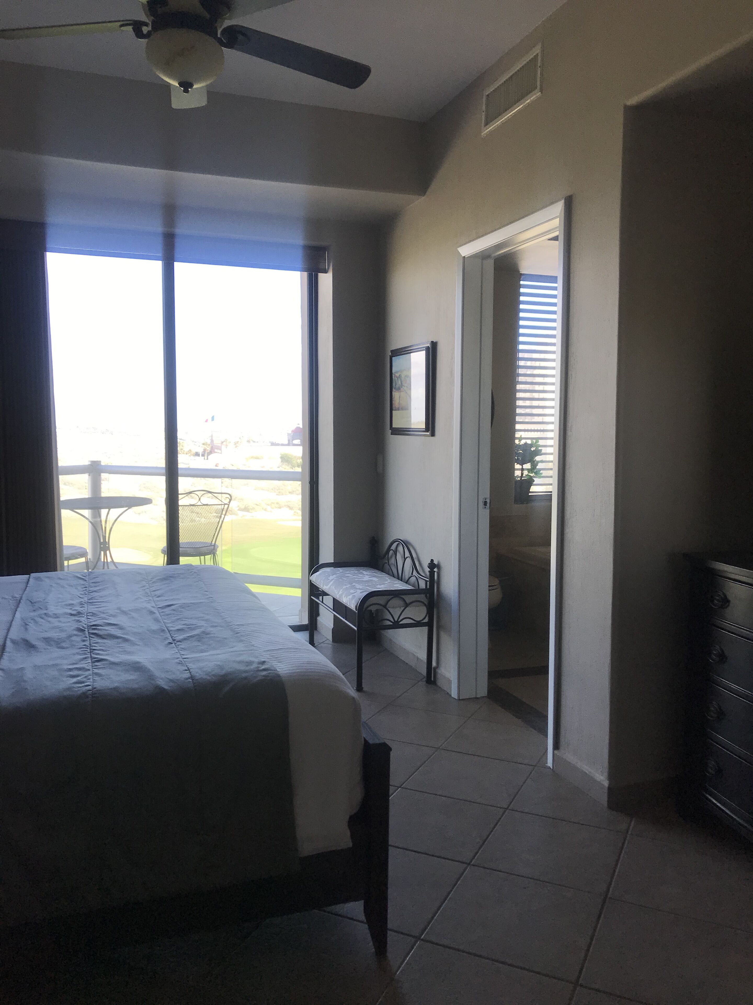 3 bedrooms, in-room safe, iron/ironing board, wifi