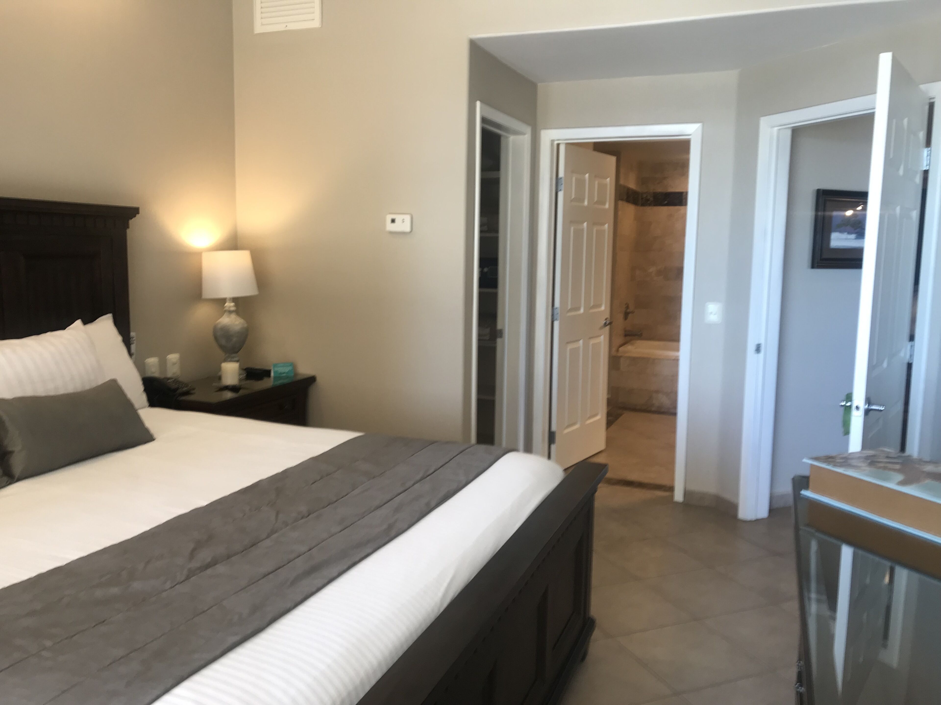 3 bedrooms, in-room safe, iron/ironing board, wifi