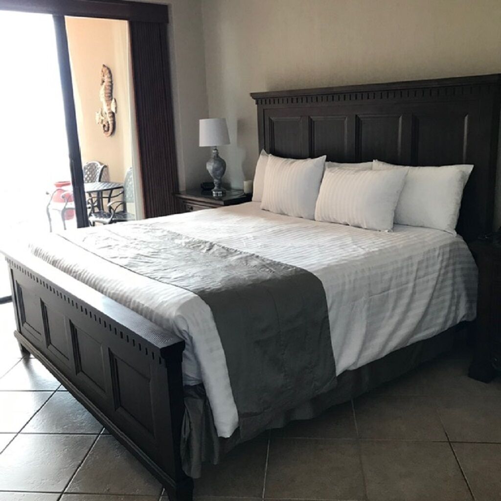 3 bedrooms, in-room safe, iron/ironing board, wifi