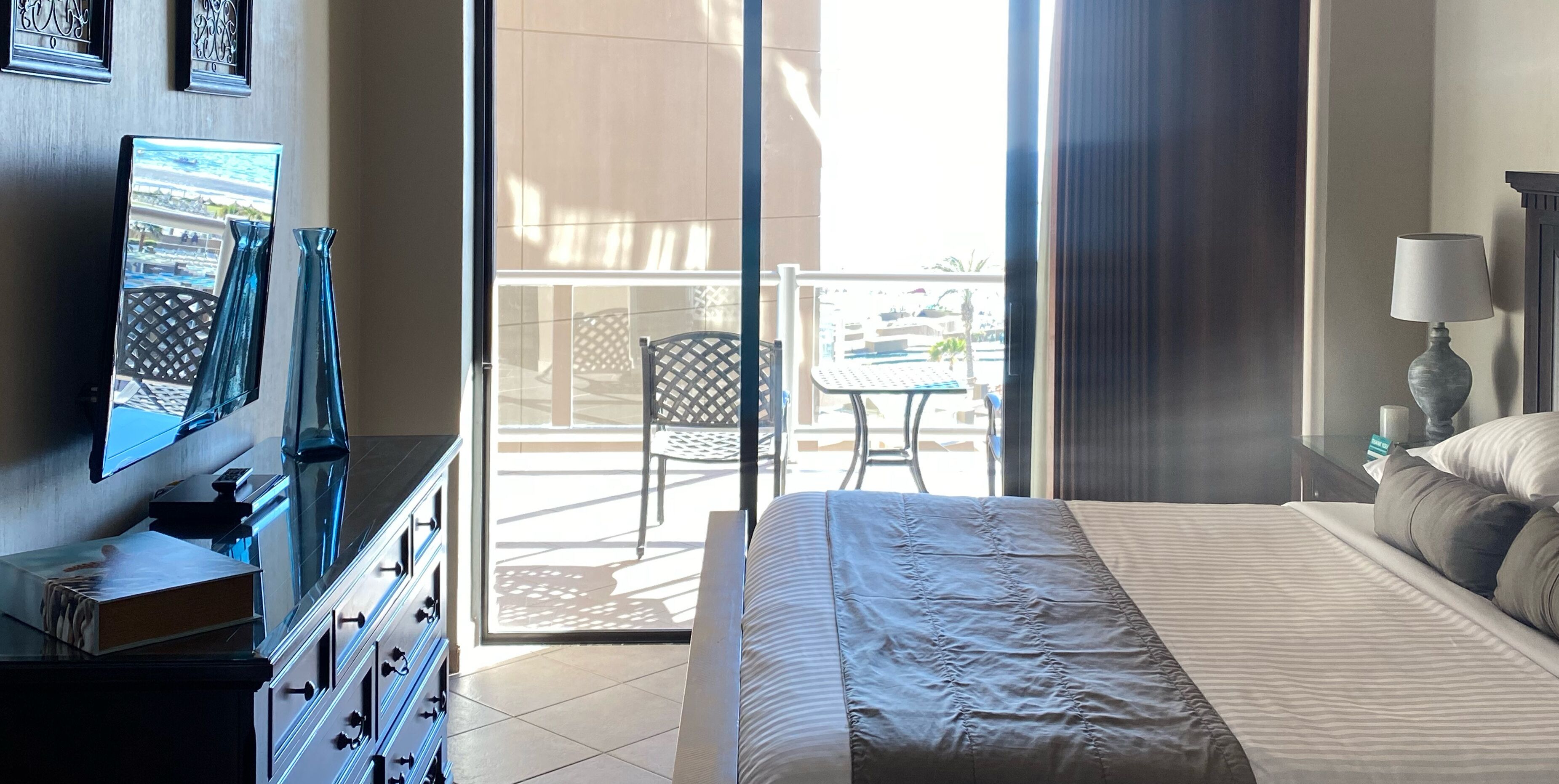 3 bedrooms, in-room safe, iron/ironing board, wifi