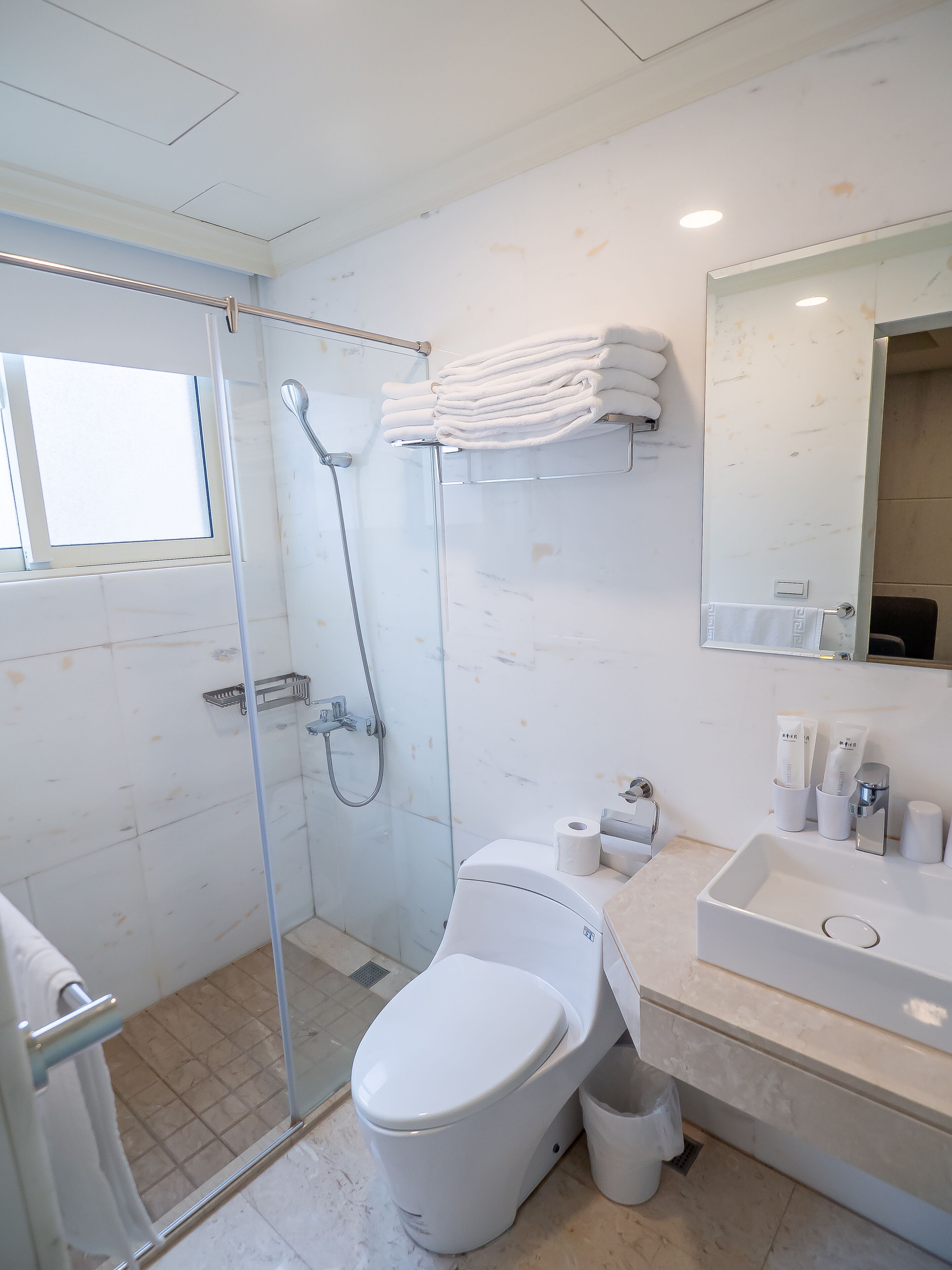 family quadruple room | bathroom | shower, free toiletries, hair dryer, slippers