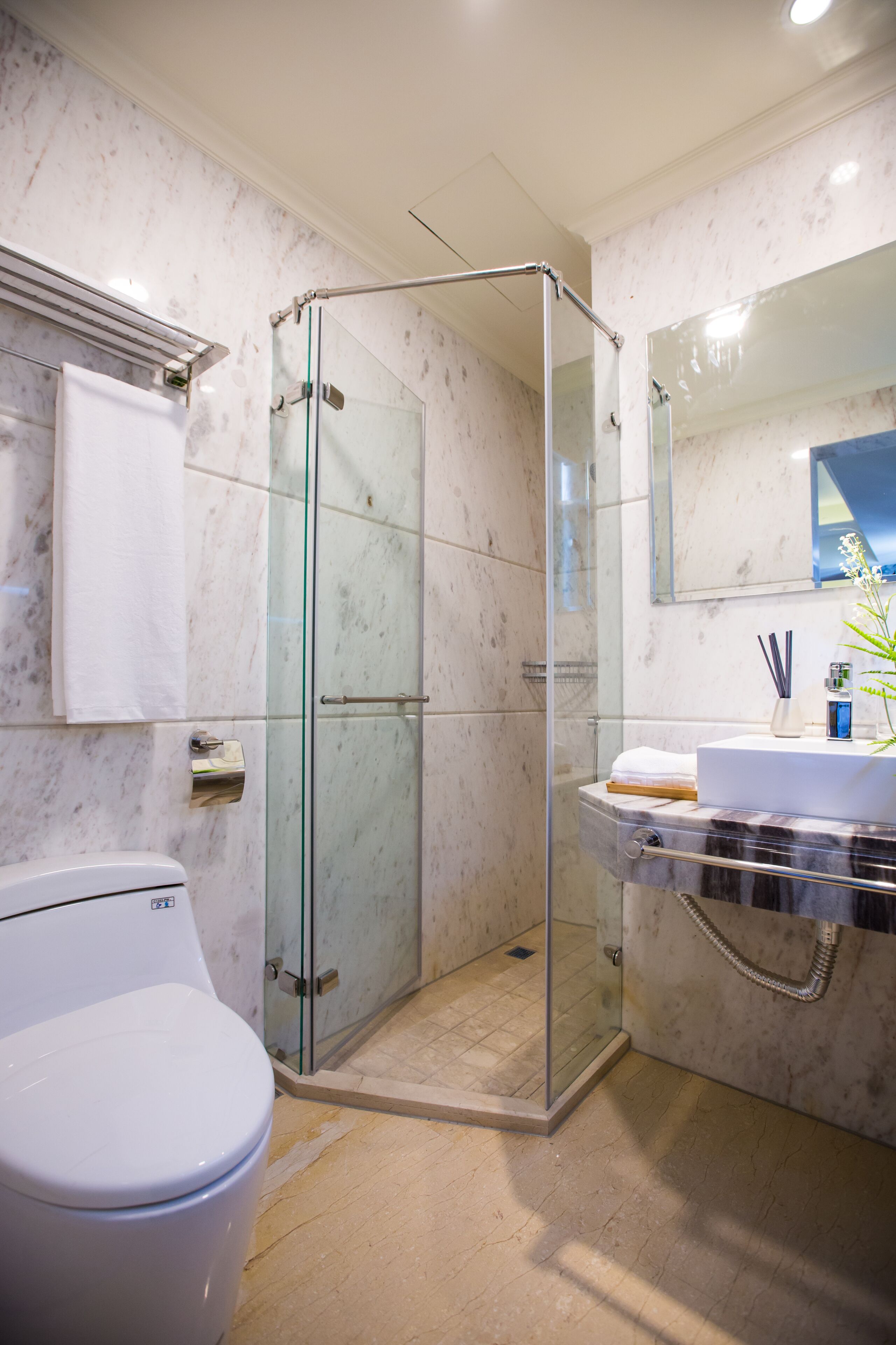 shower, free toiletries, hair dryer, slippers