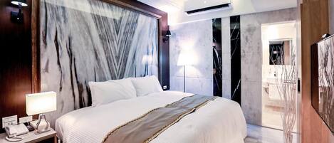 City-Doppelzimmer | Schreibtisch, Verdunkelungsvorhänge, kostenloses WLAN, Bettwäsche