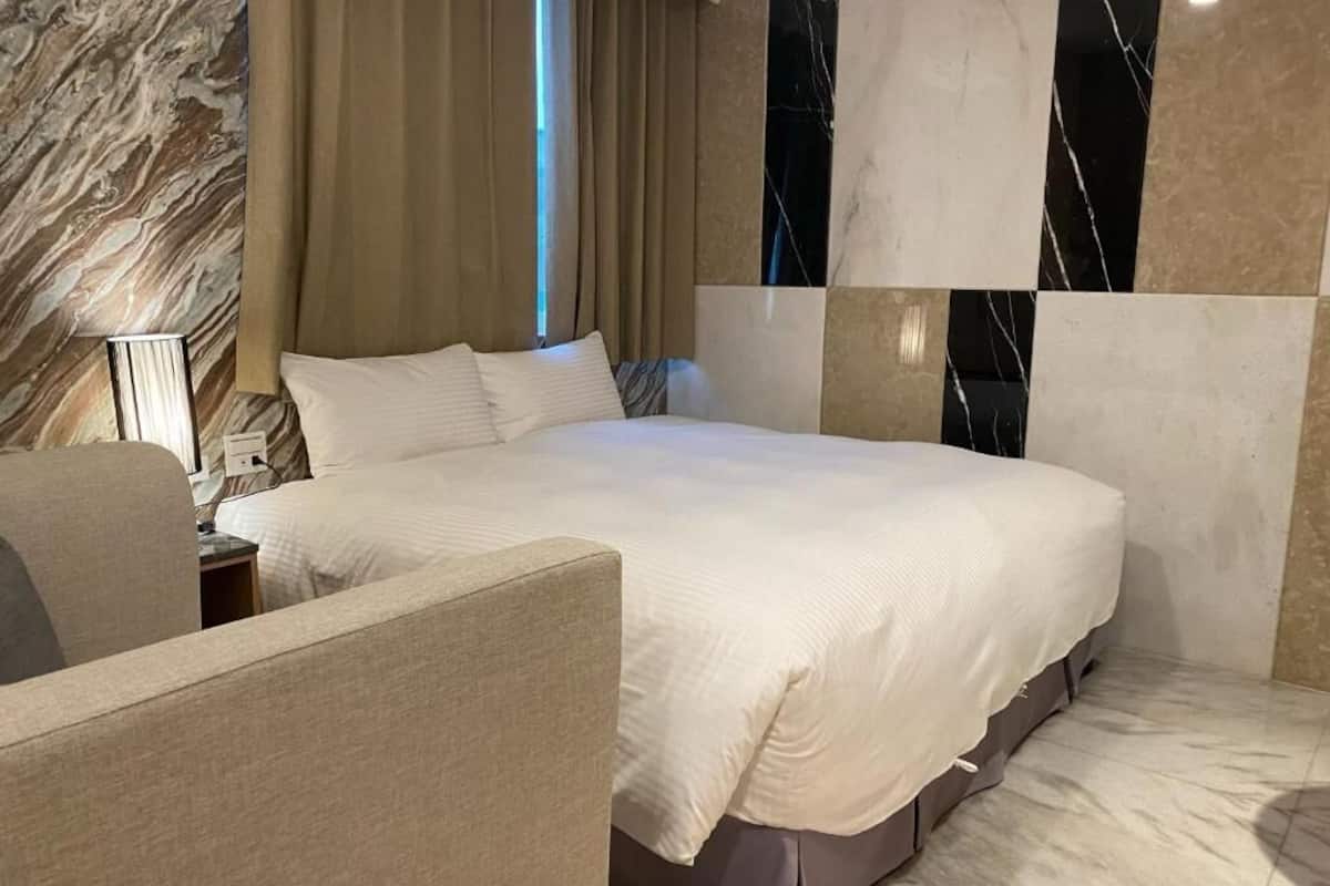 Economy Double Room | Desk, blackout drapes, free WiFi, bed sheets