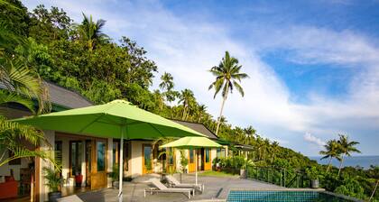 Ocean View Luxury Bed Villa with lovely Infinity Pool, FREE CAR & Free Transfers
