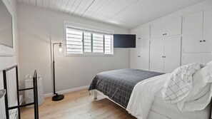 2 slaapkamers, een strijkplank/strijkijzer, gratis wifi, beddengoed