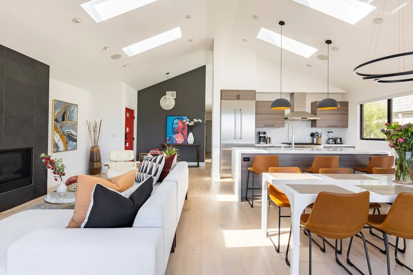 Exceptional Hilltop Villa with Panoramic View