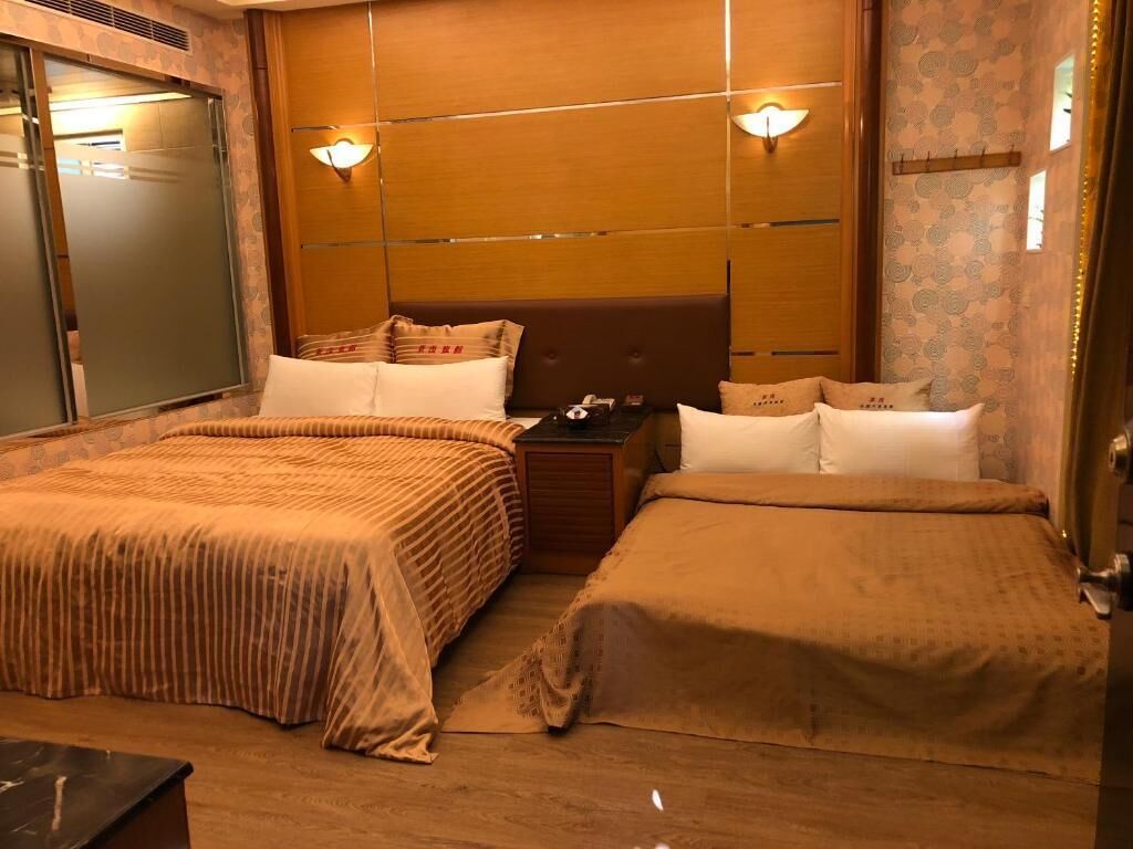 elite quadruple room | minibar, desk, blackout curtains, soundproofing