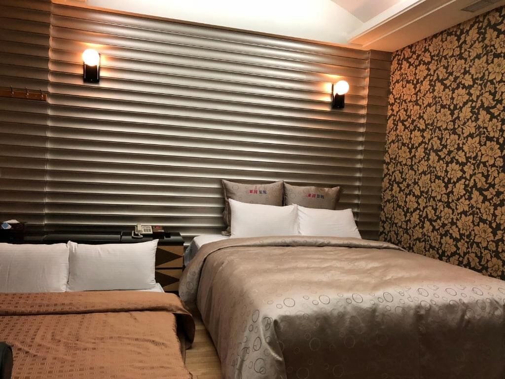 elite quadruple room | minibar, desk, blackout curtains, soundproofing