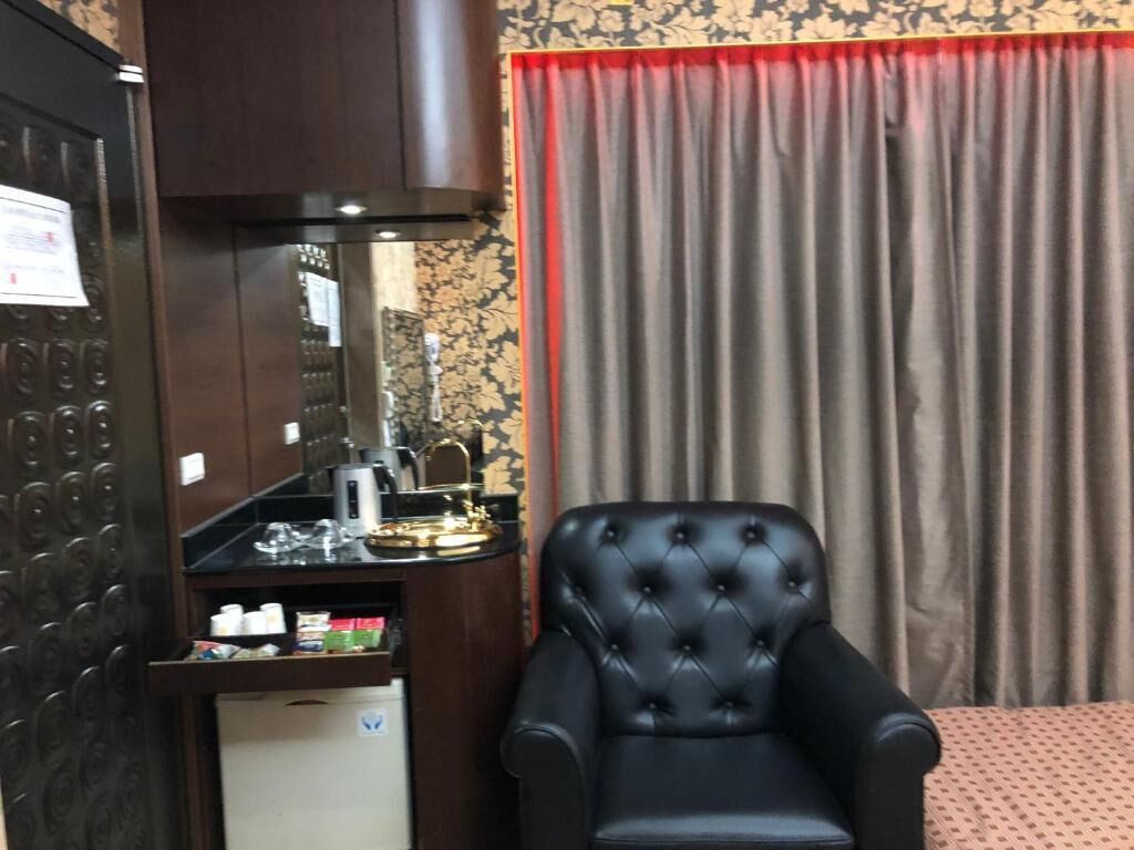 elite quadruple room | minibar, desk, blackout curtains, soundproofing