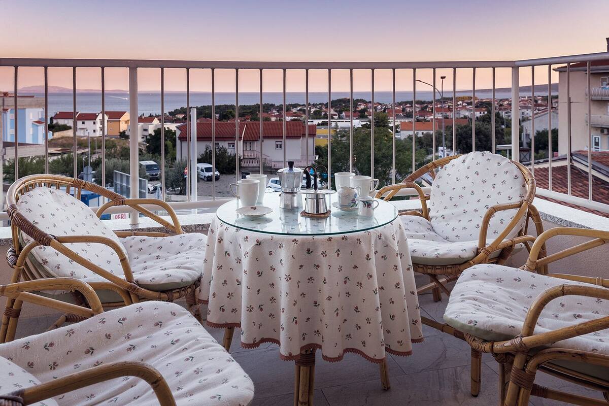 Luxury Apartment | Balcony