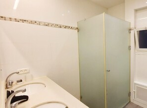 Douche de la salle de bain