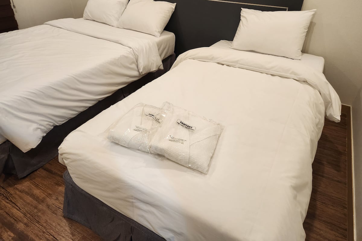Deluxe Twin Room, Mountain View | 1 bedroom, premium bedding, blackout drapes, soundproofing