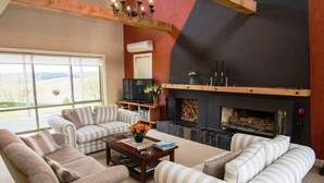 Unclassified image, 3 of 38, button - Country Lodge Kinloch (Kinloch)
