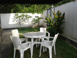 屋外ダイニングエリア