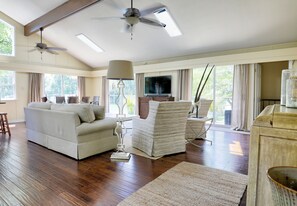 Smart TV, DVD player, books
