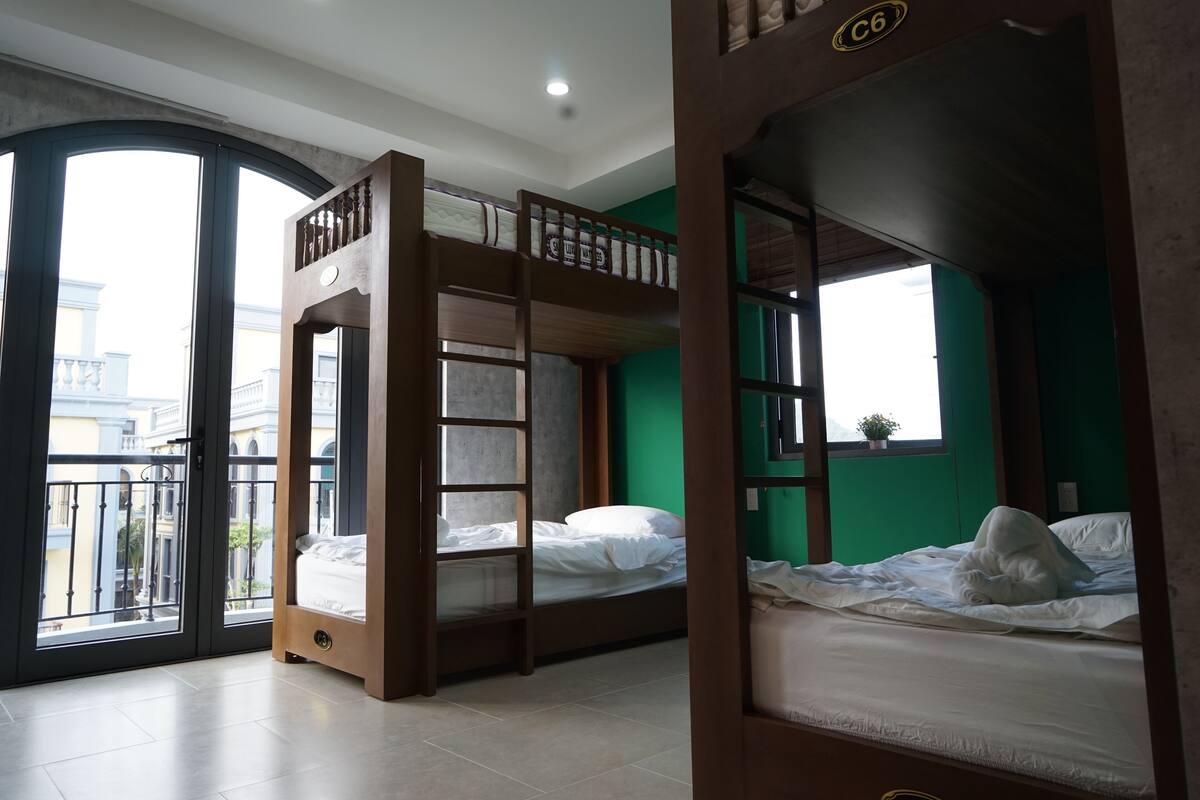 5 habitaciones, escritorio, wifi gratis y ropa de cama