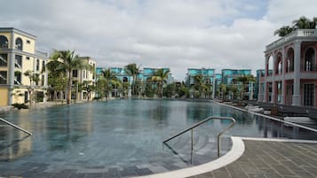 Outdoor pool, pool loungers