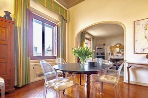 Dining - BENCI TERRACE - Three Bedroom Apartment, Sleeps 6 (Florence)
