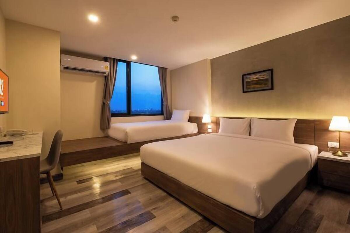 In-room safe, blackout curtains, free WiFi, bed sheets
