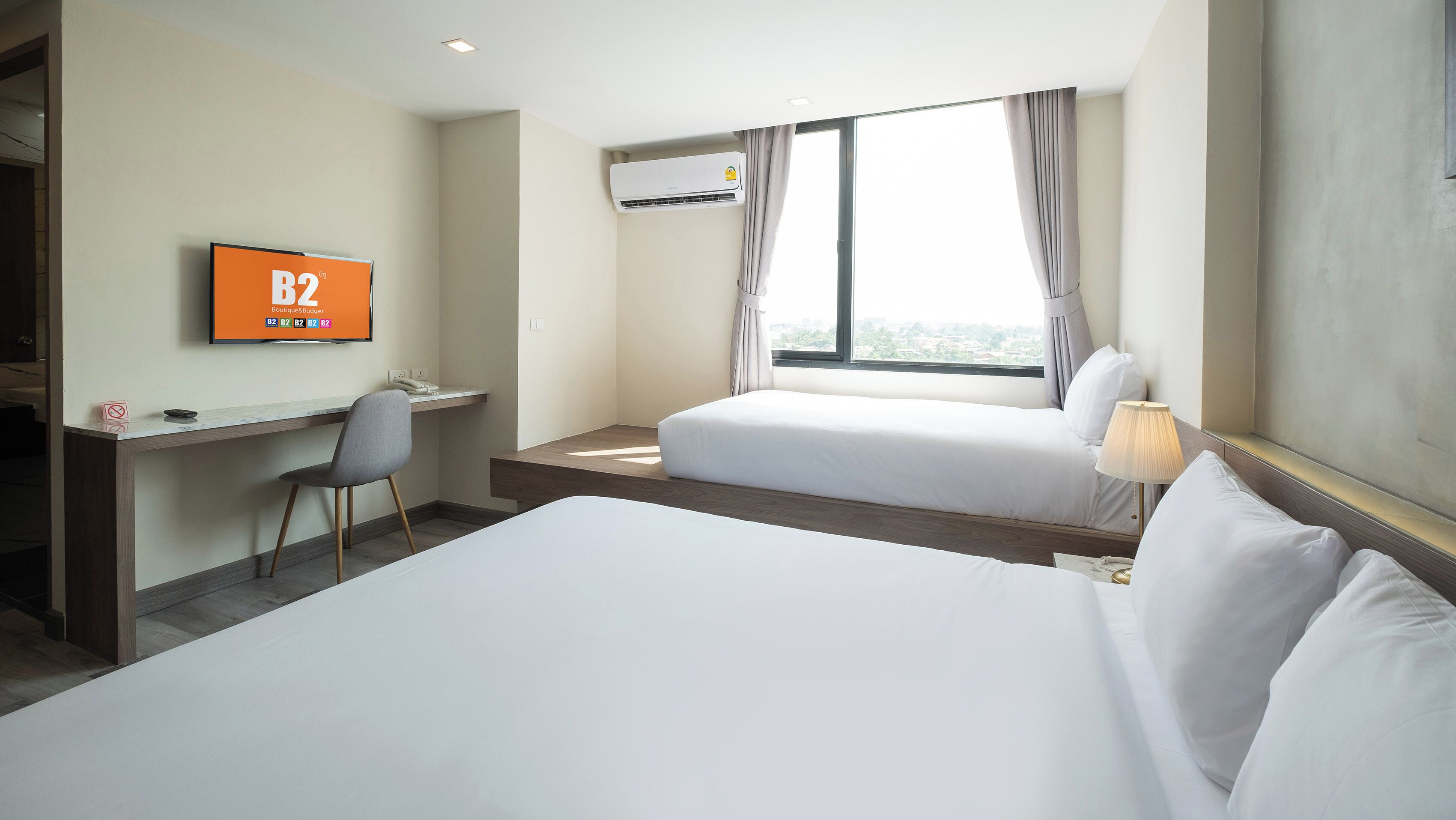 deluxe triple room | 1 bedroom, in-room safe, blackout curtains, free wifi