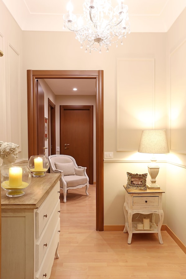 Apartment, 2 Bedrooms | Room amenity