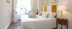 Apartment, 3 Bedrooms | 3 bedrooms, free WiFi, bed sheets