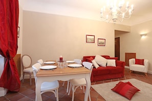 Apartment, 3 Bedrooms | Living room