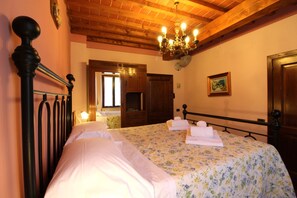 Villa, 5 Bedrooms, Non Smoking | 5 bedrooms, individually decorated, individually furnished - Arcobaleno (Loro Ciuffenna)
