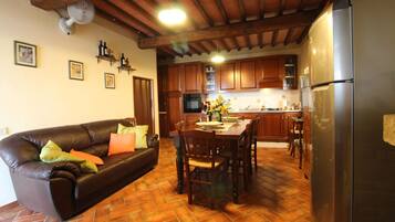 Apartment, 5 Schlafzimmer, Nichtraucher | Wohnbereich