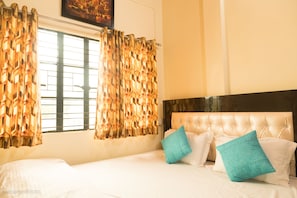 In-room safe, blackout curtains, free WiFi