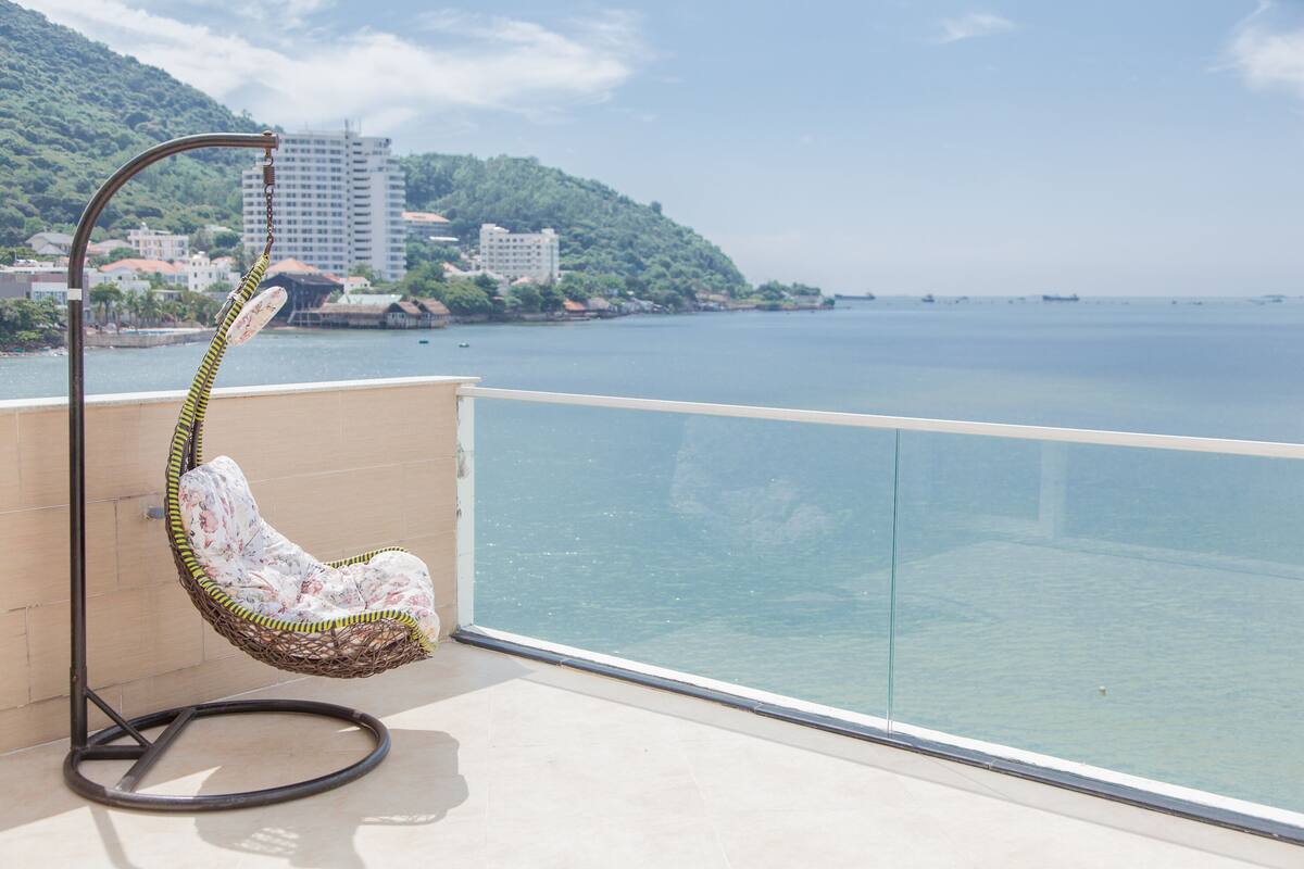 Luxury Villa | Balcony
