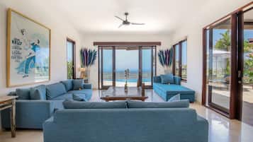 TV de tela plana, DVD player