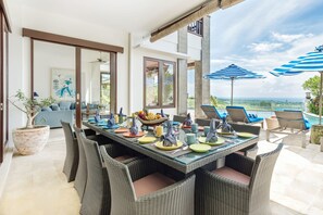 Outdoor dining - Villa Bali Blue (Ungasan)