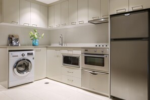 Private kitchen - Oaks Gold Coast Hotel (Surfers Paradise)