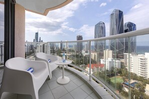 View from room - Oaks Gold Coast Hotel (Surfers Paradise)