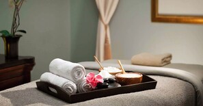 Sauna, kropsbehandlinger, hydroterapi, thai-massage, sportsmassage