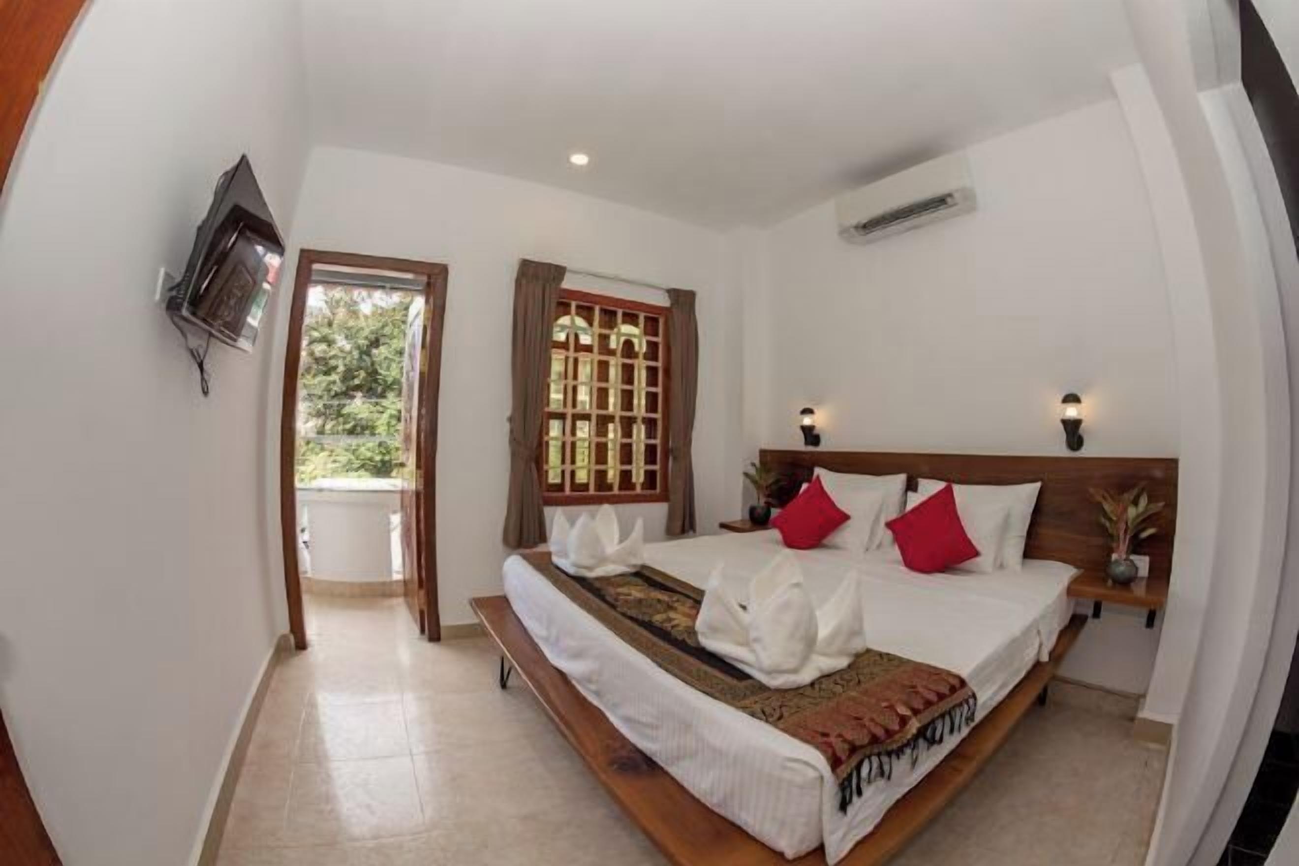 Free WiFi, bed sheets