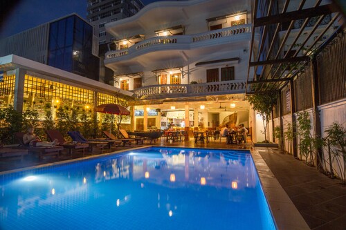 Poolside Villa - Hostel