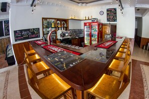 Bar (on property) - Poolside Villa - Hostel (Phnom Penh)