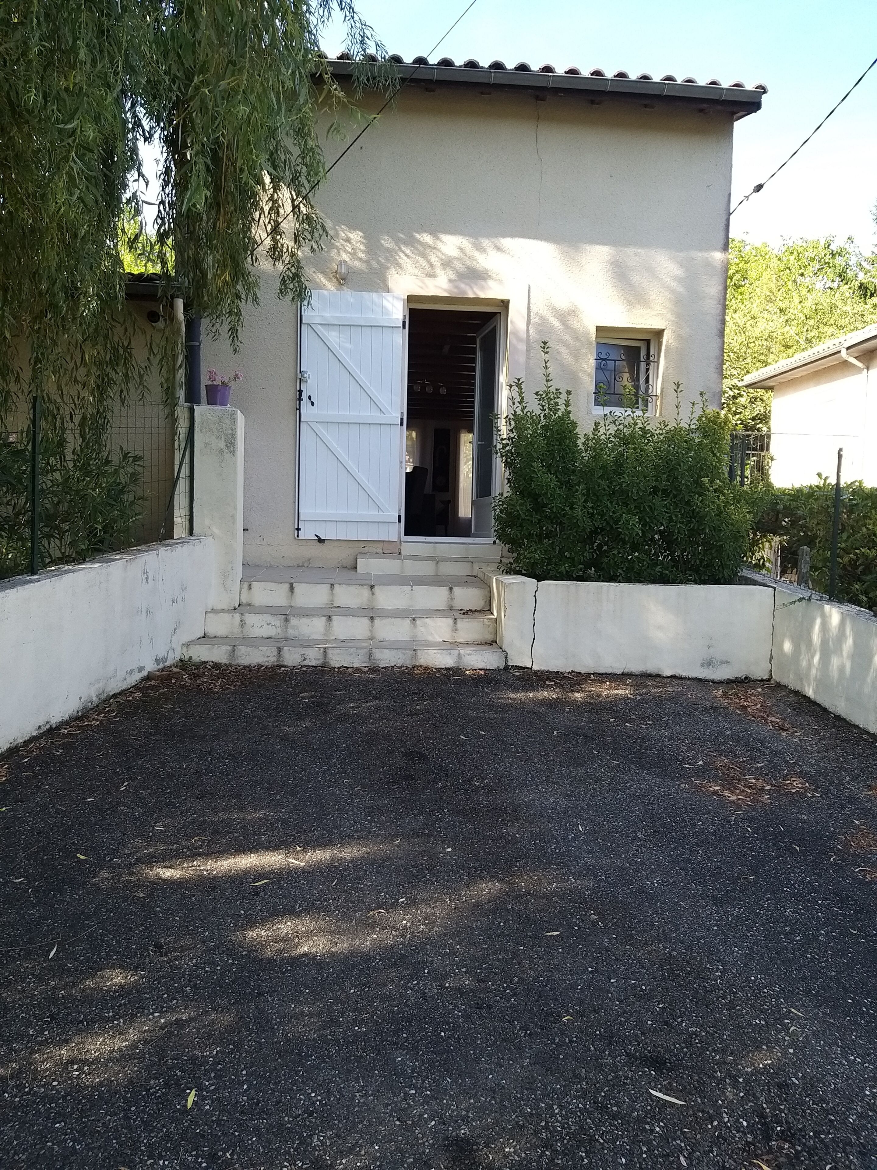 House in the countryside at the gates of Agen