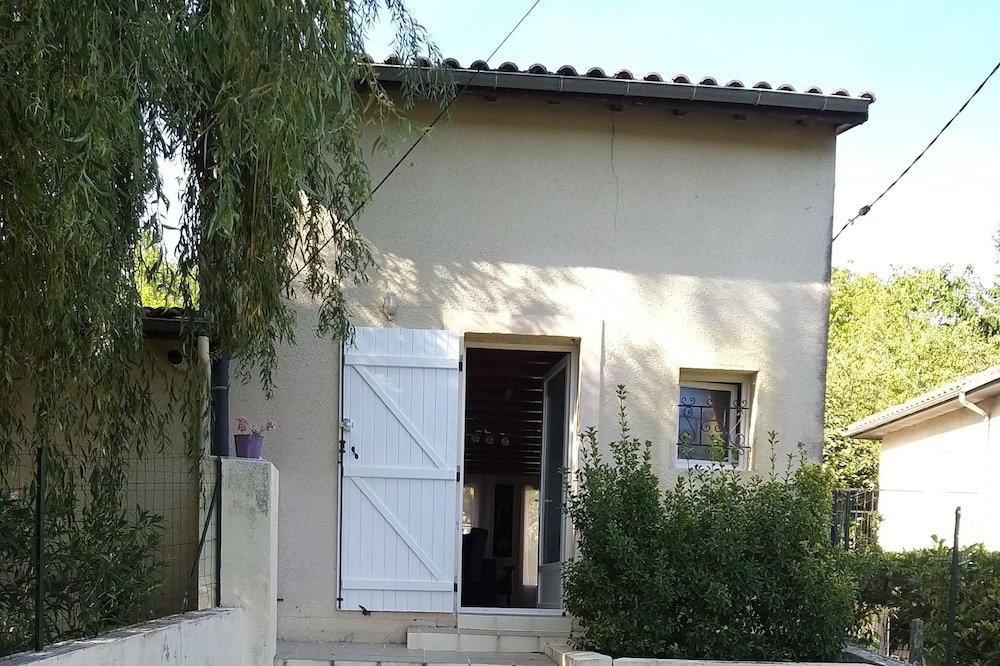 House in the countryside at the gates of Agen