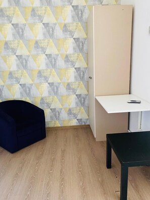 Økonomi-dobbeltrom | Oppholdsområde | Flatskjerm-TV