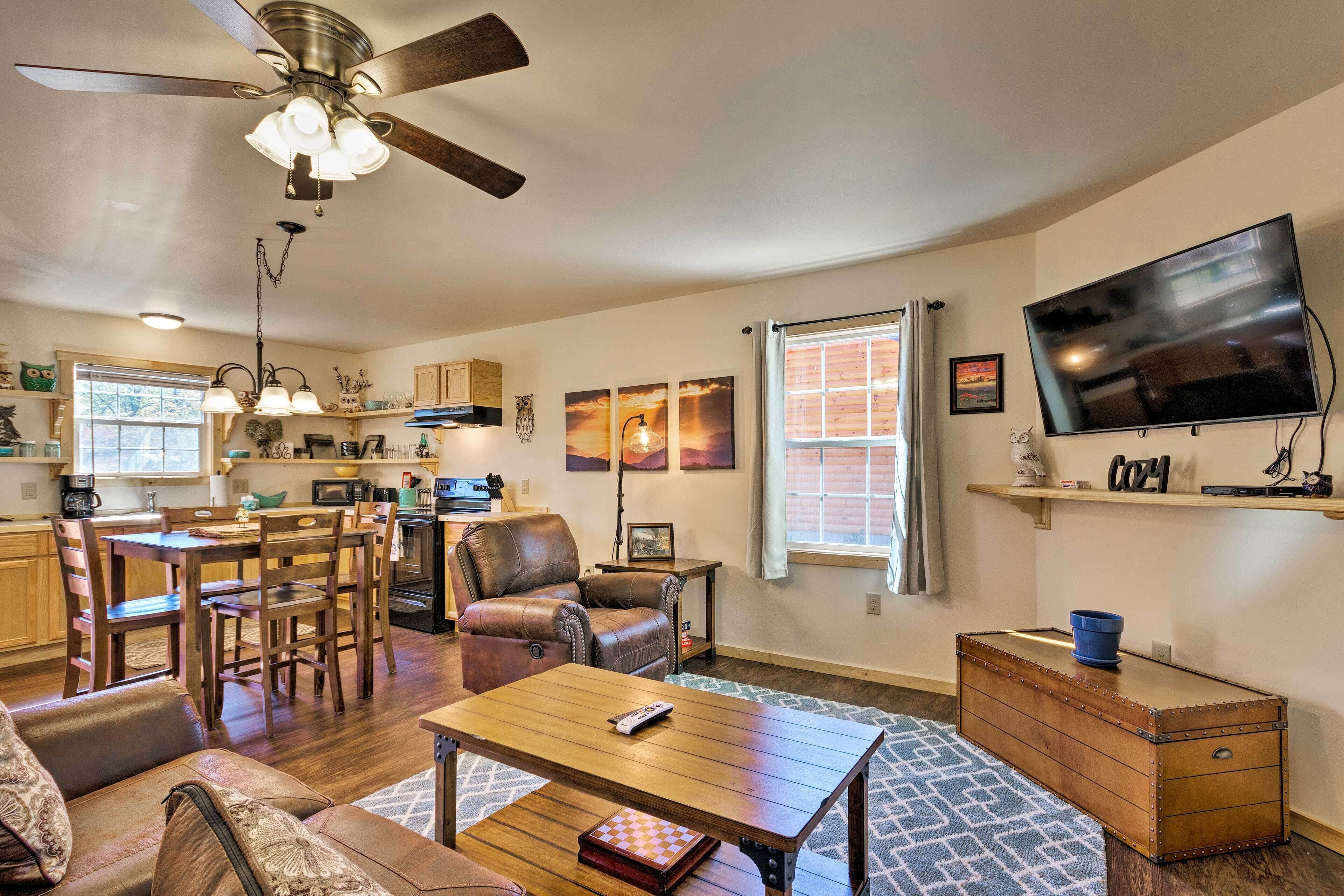 Bryson City Family Cabin - Mins to Smoky Mountains