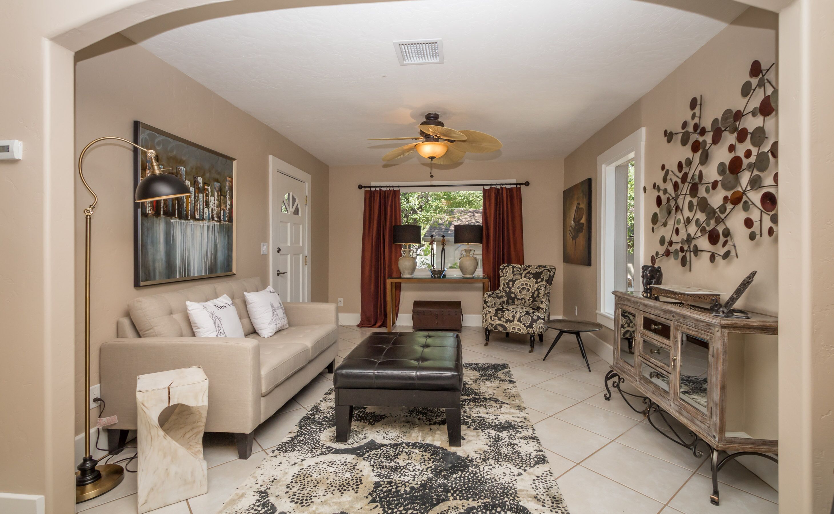  5 Min Walk to Historic Whiskey Row! 2 Bedroom with Casita, Discounted Rates