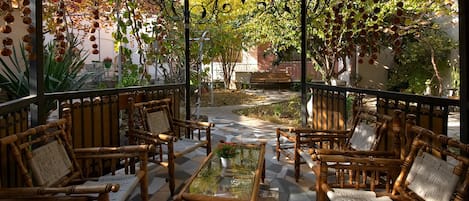 Triple Room, Garden View | Garden view