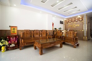 Lobby sitting area - Son Trang Hotel Da Lat (Da Lat)