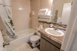 独立别墅 (2 Bedrooms) | 浴室 | 毛巾、肥皂、洗发水、卫生纸