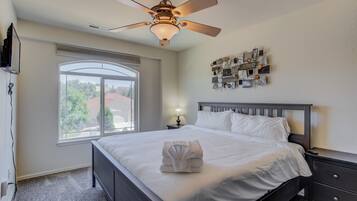 5 bedrooms, premium bedding, down duvets, individually decorated